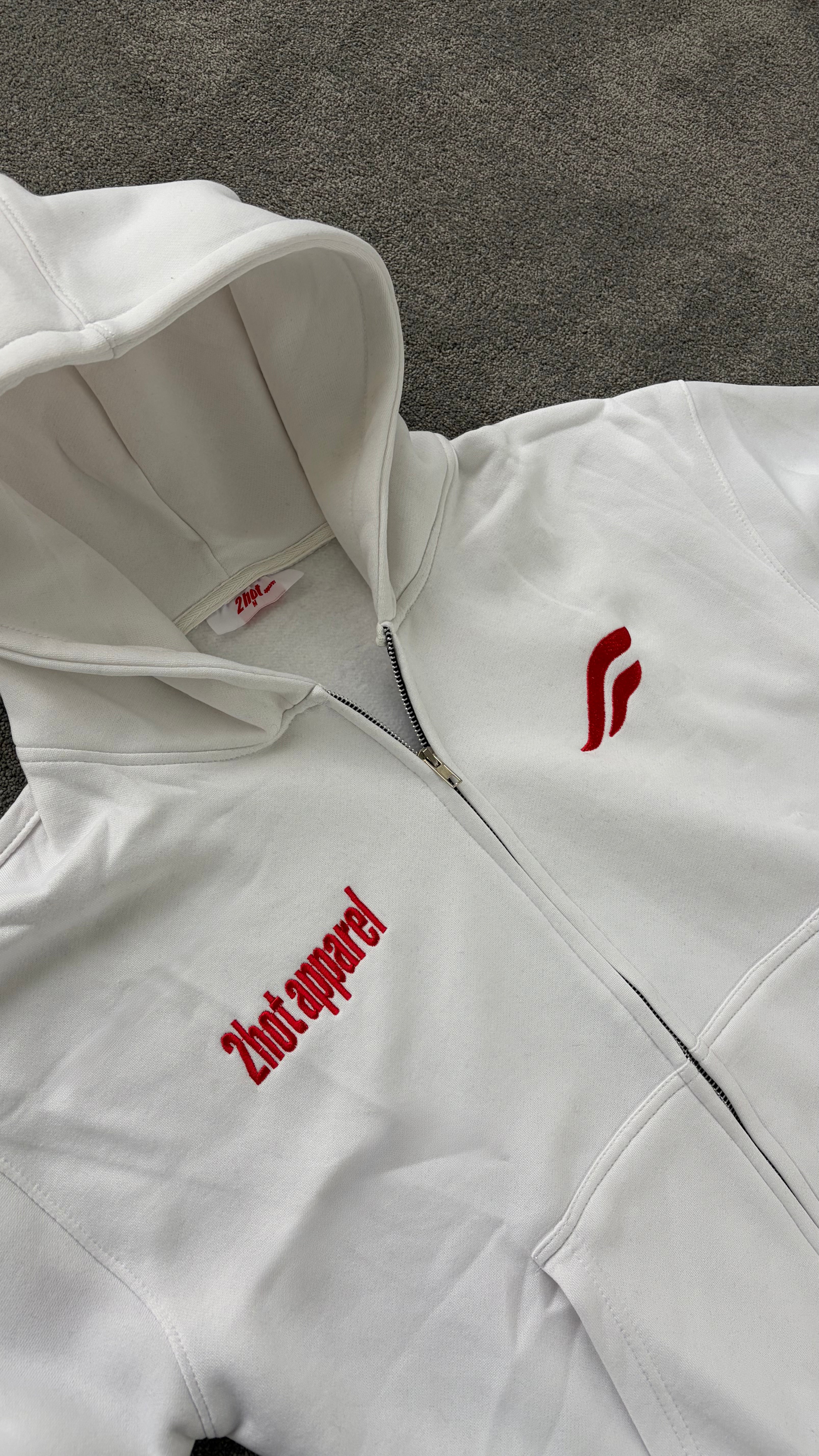 WHITE CRIMSON ZIPPER
