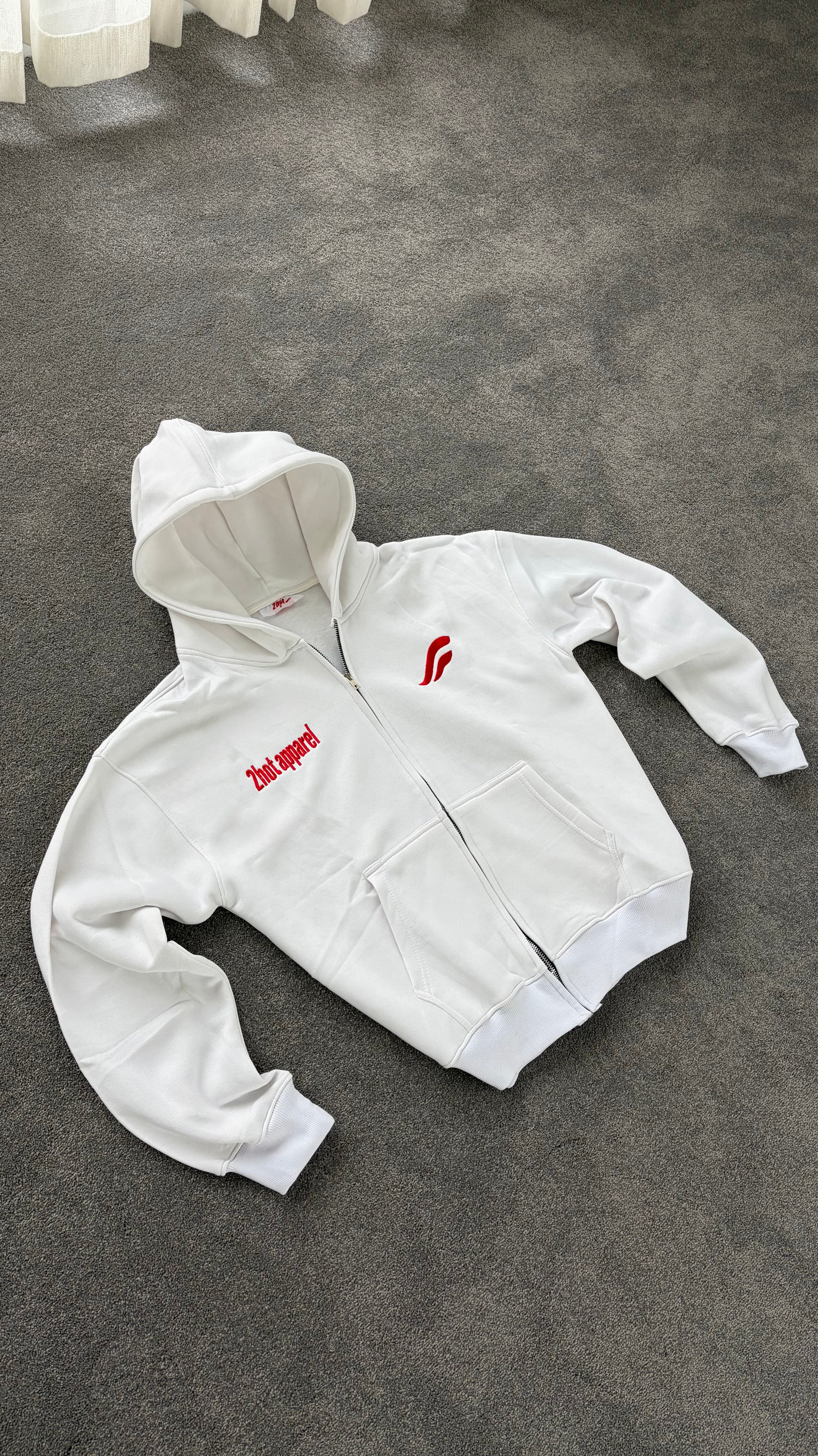 WHITE CRIMSON ZIPPER